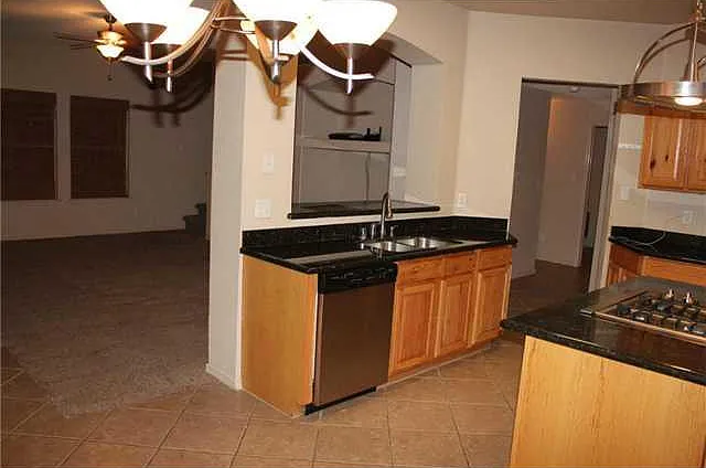 443 Emerald Shore Ln — Photo 8