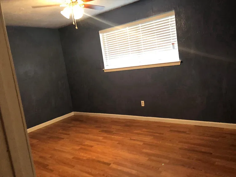 323 Kingsport St — Photo 2