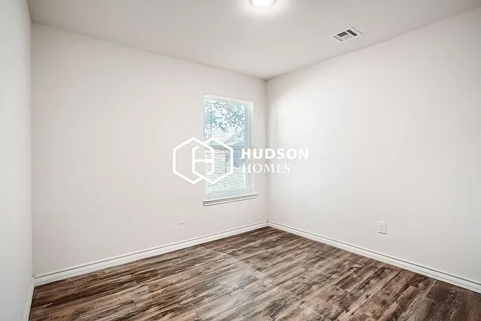 1727 E Cornell St — Photo 9