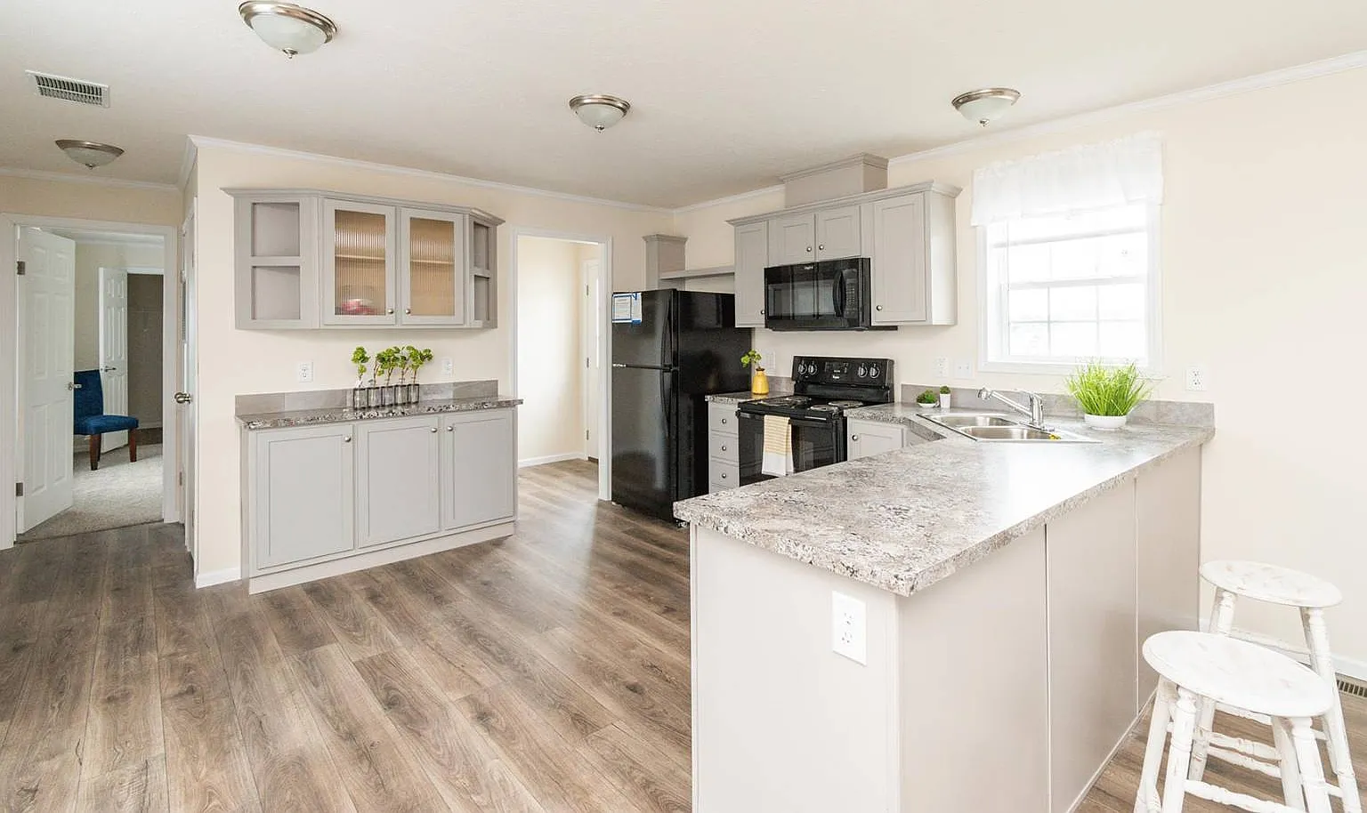 3 bed, 2.0 bath, $1,395 — Photo 1