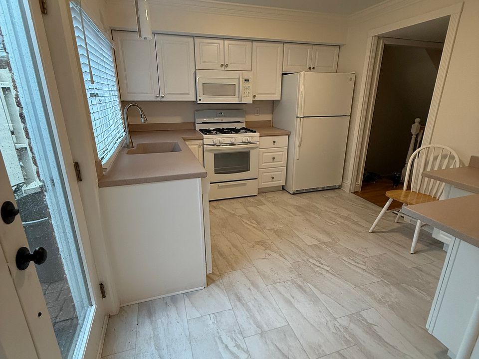 1st image of 788 Coalport Dr