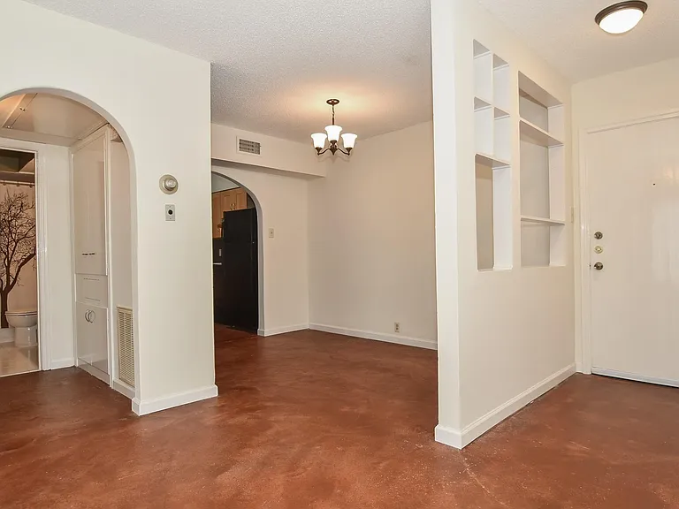 2601 Bellefontaine St — Photo 6