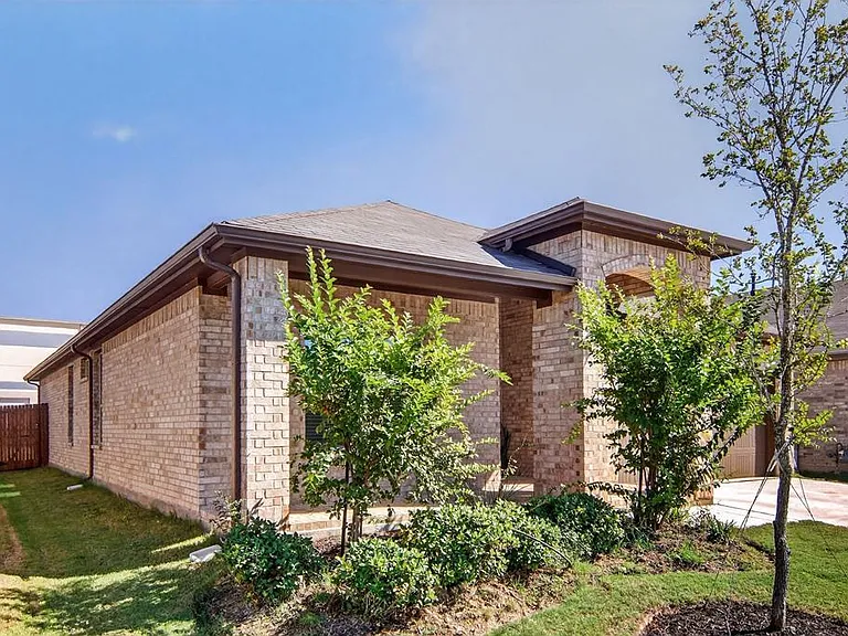 15536 Halstead Ln — Photo 14