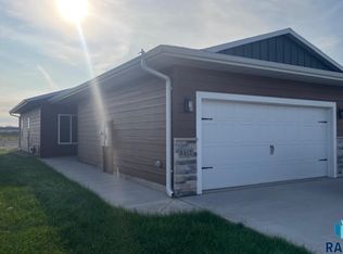 3412 S Heather Ave, Sioux Falls, SD 57106