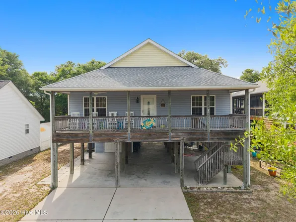 133 NE 3rd Street, Oak Island, NC 28465