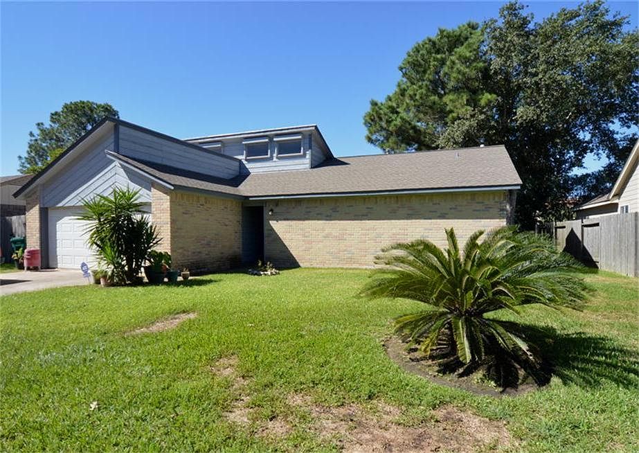 1st image of 4522 Albatross Dr