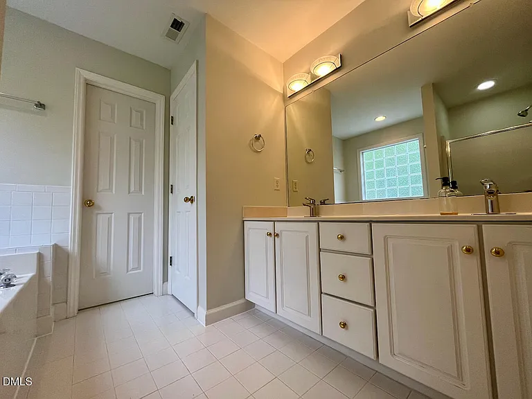 18 Garden Hills Ct — Photo 18
