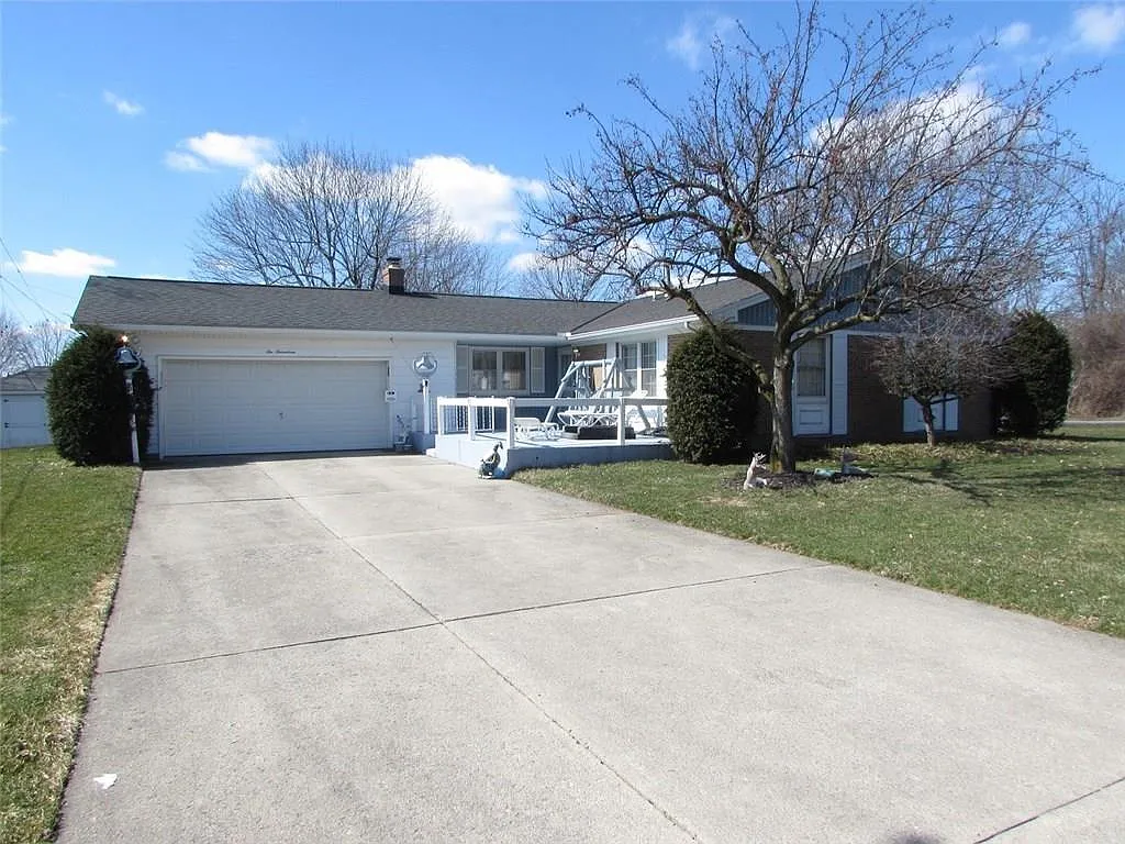 617 Hilltop Dr photo 1