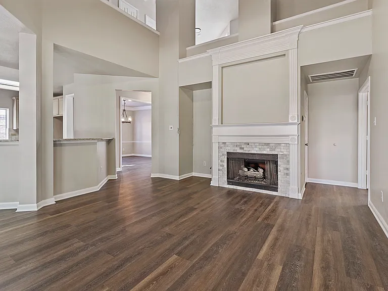 1527 Lakeview Dr — Photo 6
