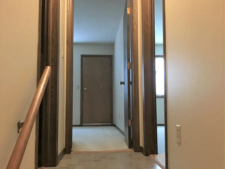 408 Holly Ln — Photo 8
