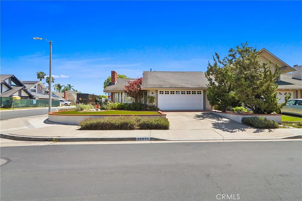 Building Photo - 22892 Plainview Cir