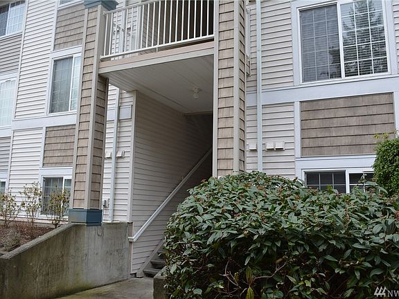 2nd image of 25235 SE Klahanie Blvd APT A304