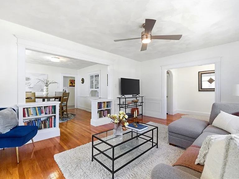48 Farquhar St #1 — Photo 3