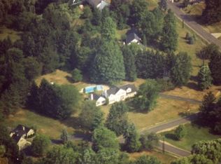 125 Mill Hollow Dr, Moreland Hills, OH 44022