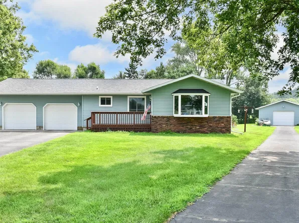 N4880 Shorewood Cir, West Salem, WI 54669