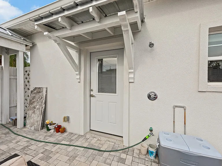 212 Corto Pl — Photo 33