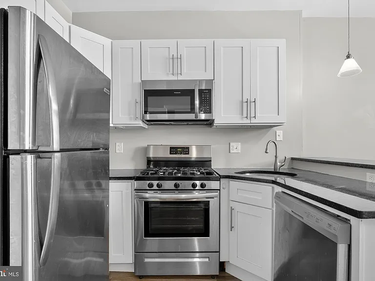 3127 Cedar St #1F — Photo 9
