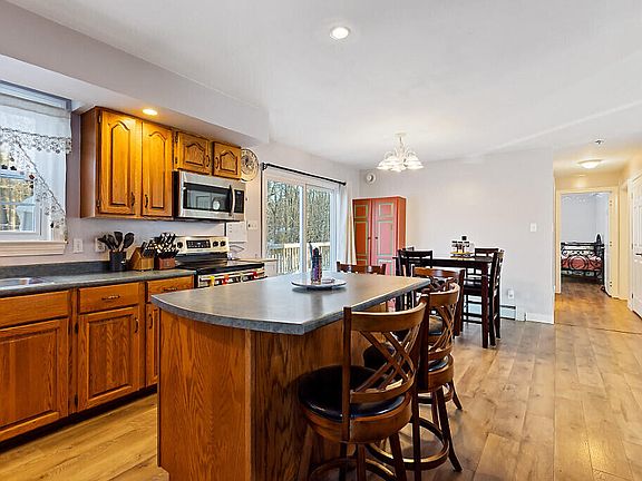 4th image of 33 Belfast Augusta Road E