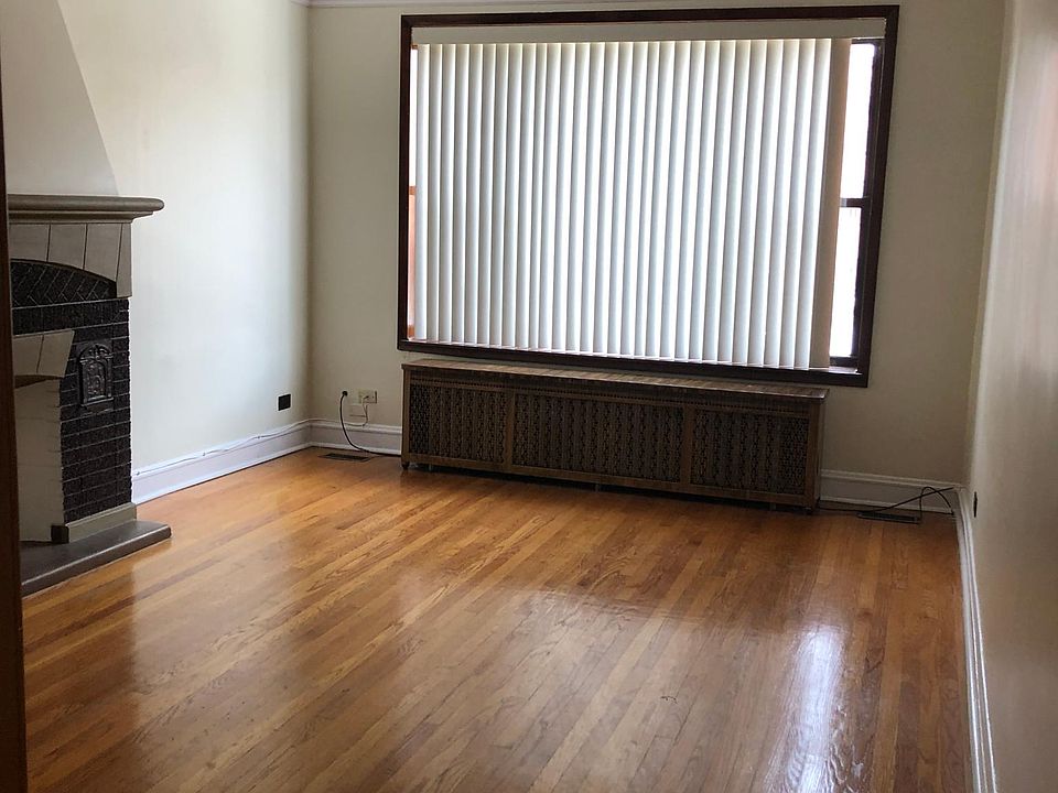 1st image of 1045 N Ashland Ave