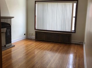 1045 N Ashland Ave, Chicago, IL 60622