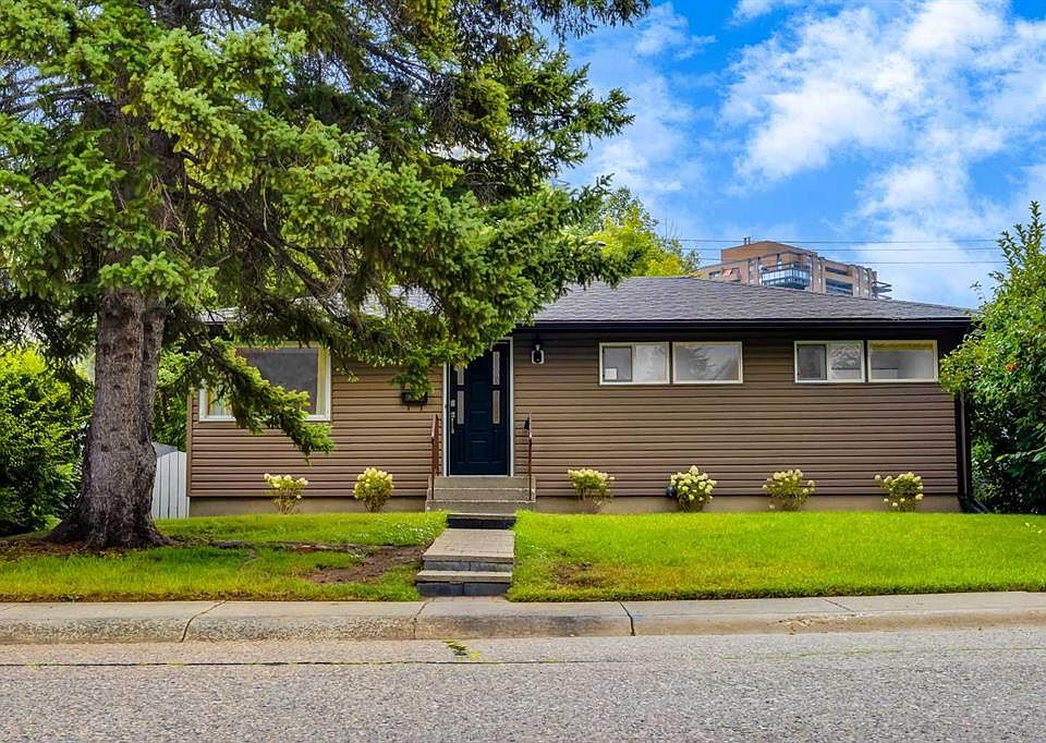 1st image of 30 W Hutton Pl SW
