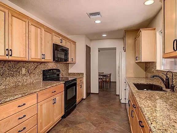 4th image of 9615 W Calico Dr