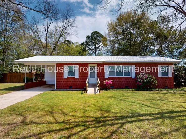 107 S Metcalf St, New Brockton, AL 36351