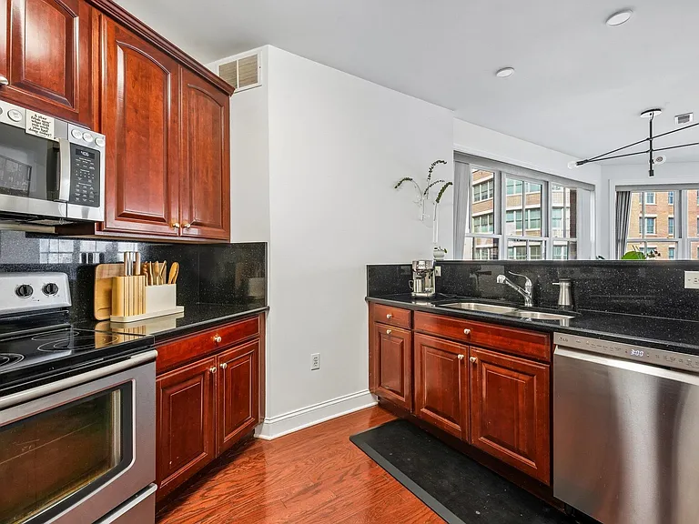 22 Avenue At Port Imperial #302 — Photo 15