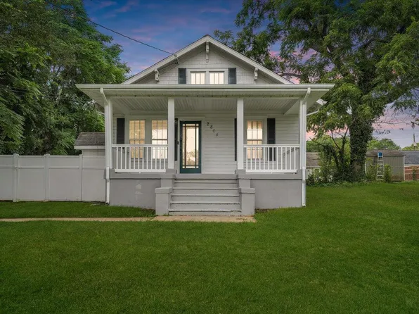 2804 Hollins Rd NE, Roanoke, VA 24012