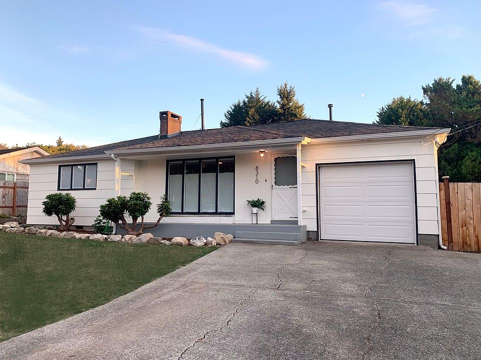Freshly renovated mid century modern charmer.
