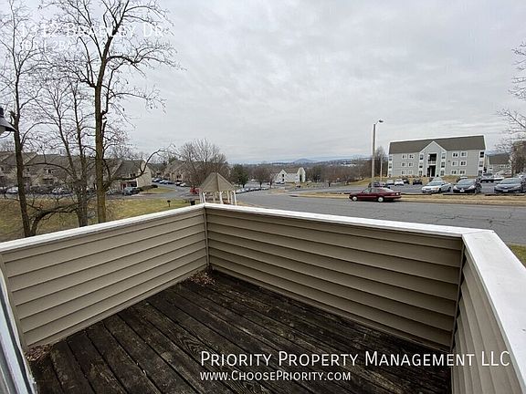 4th image of 1312 Bradley Dr