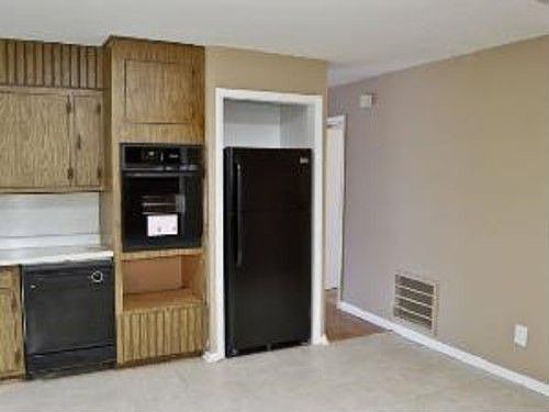 5th image of 748 Oakdale Dr