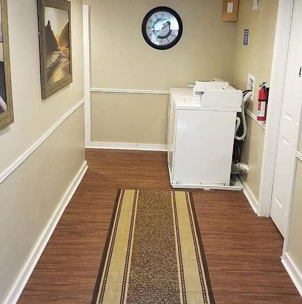2nd image of 508 E Monroe St APT 6