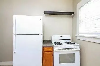 2 bed, 1.0 bath, 830 sqft, $1,795 — Photo 3
