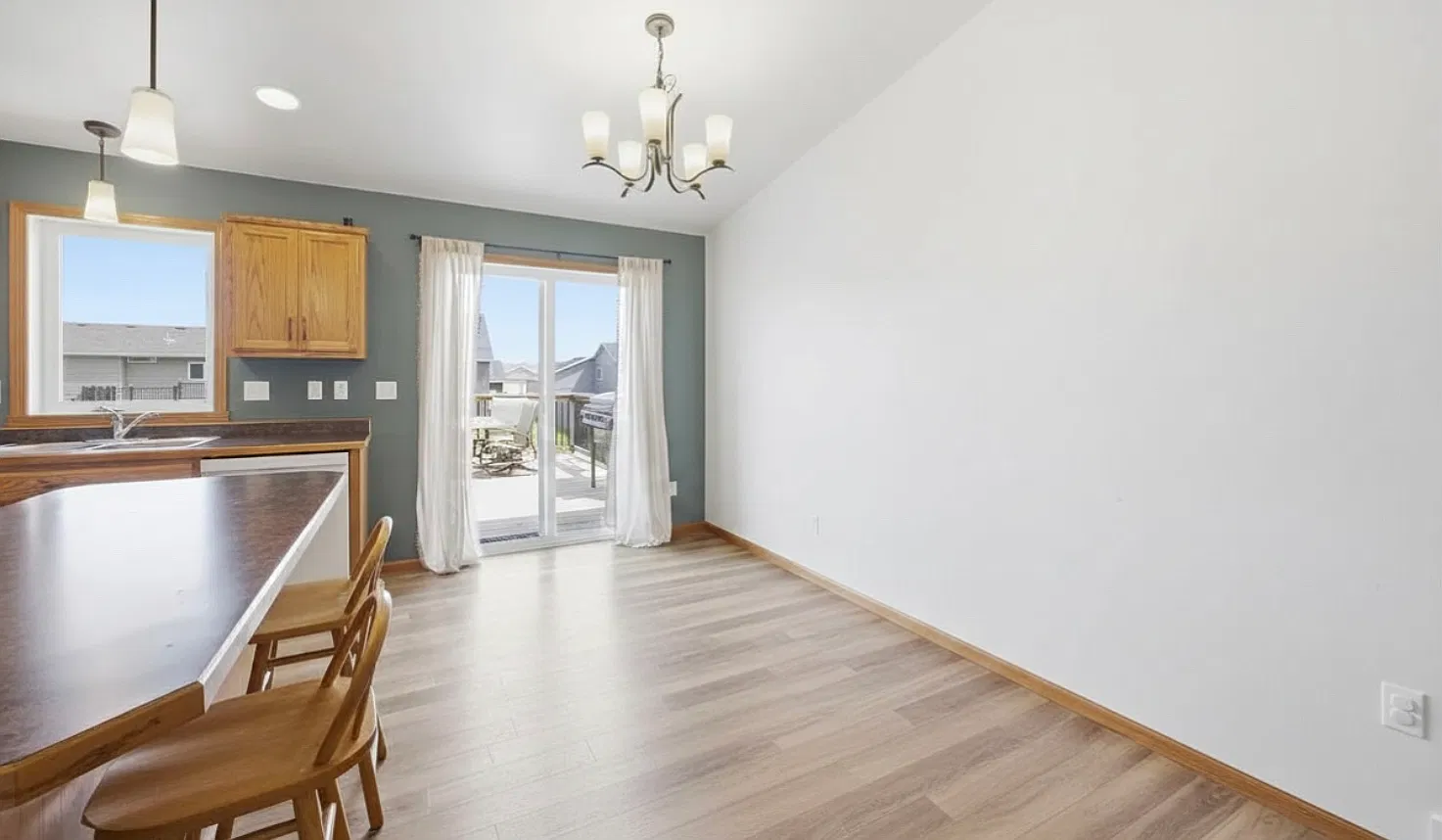 3 bed, 1696 sqft, $1,900 — Photo 3