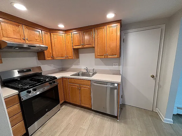 129 N Water St #A — Photo 8
