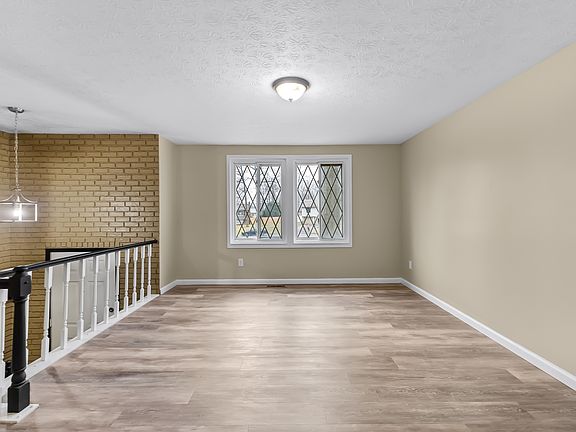 3rd image of 1914 Burr Oaks Ct