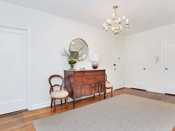 2nd image of 21 N Chatsworth Ave APT 4D