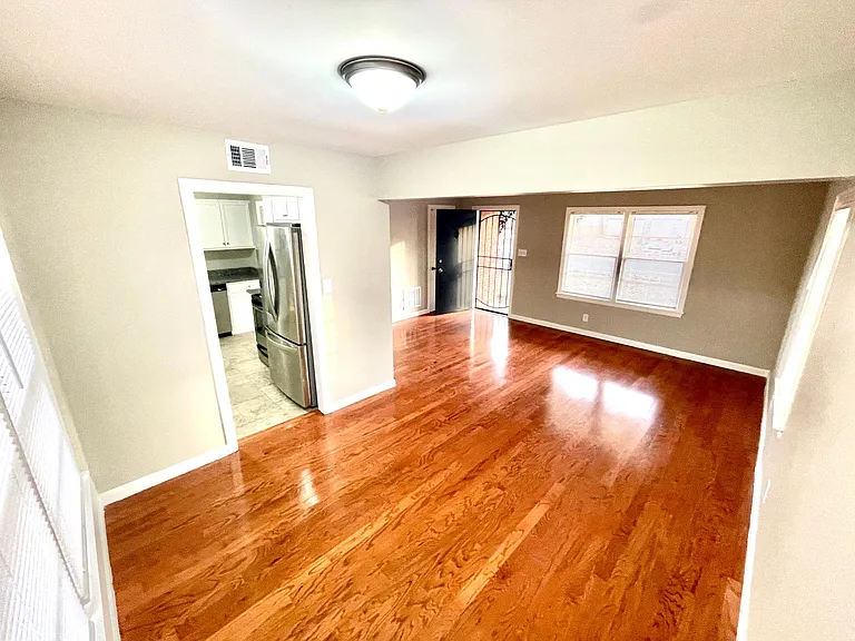 4576 Willow Rd — Photo 5
