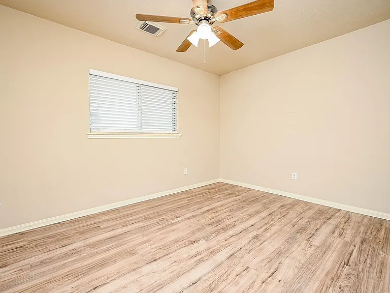 18518 Shadow Line Ct — Photo 27