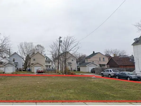 2227 Danforth St, Hamtramck, MI 48212