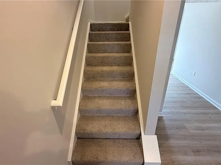 4028 Hemlock Ct — Photo 10