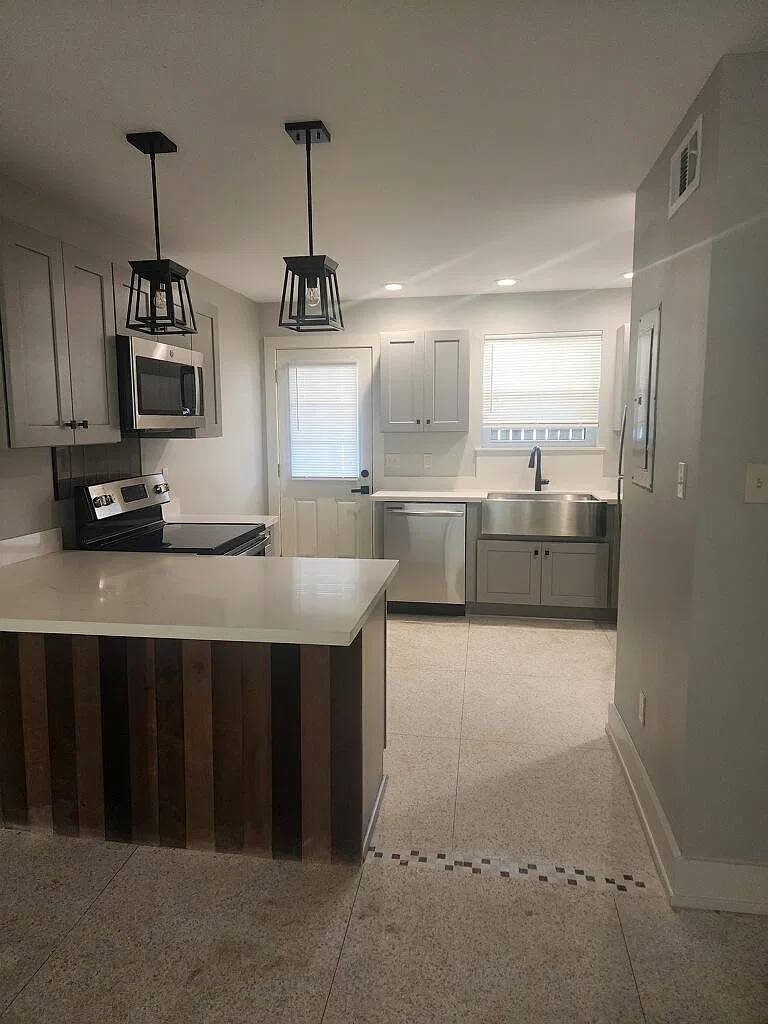 2 bed, 750 sqft, $1,125 — Photo 3