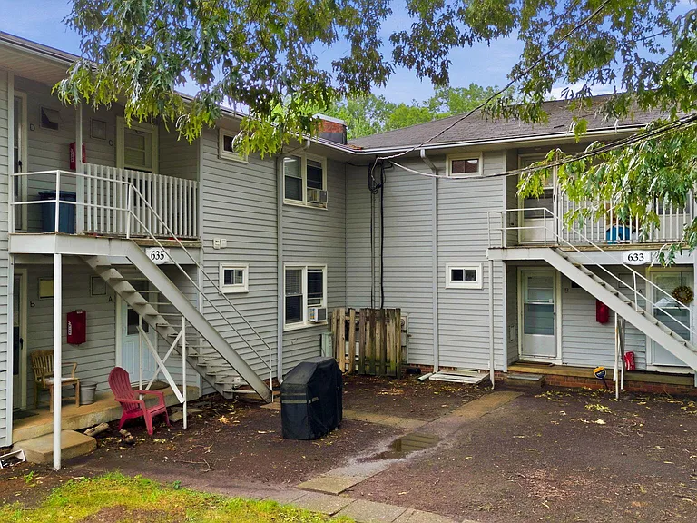 635 Daniels St #A — Photo 23