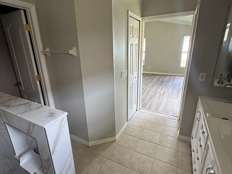 1121 Lumsden Pointe Blvd — Photo 17