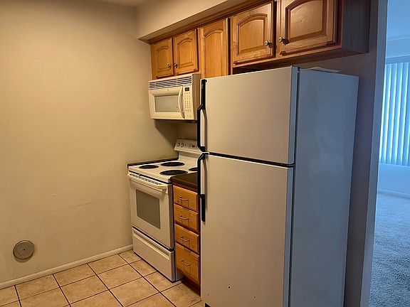 4th image of 20705 Edgewood St