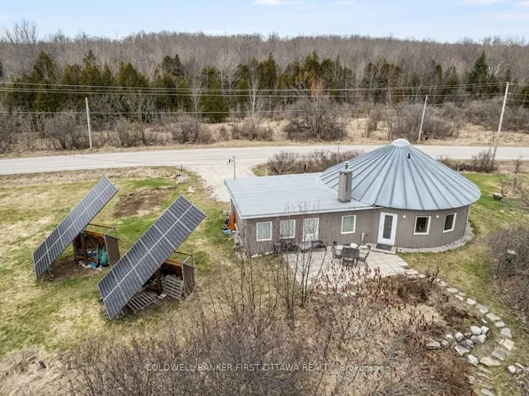 51 Otter Lake Rd, Rideau Lakes, ON K0G 1L0