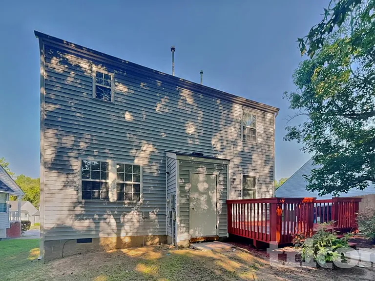 3328 Neptune Dr — Photo 18