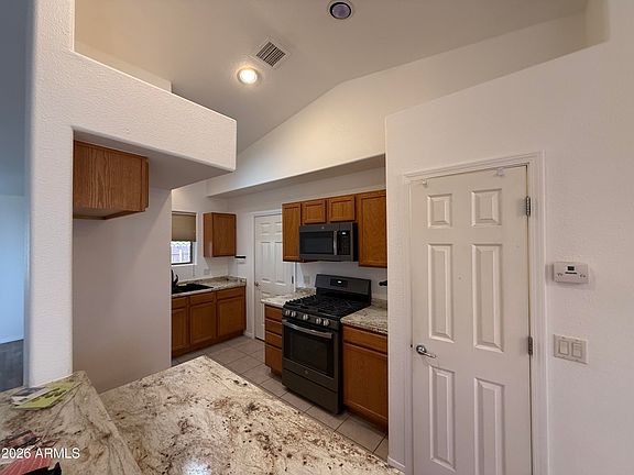 4th image of 720 Skyview Lane