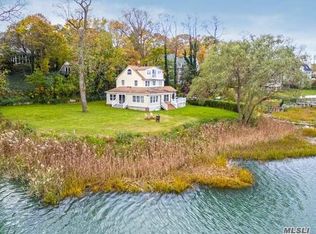 30 Harbor Heights Dr, Centerport, NY 11721